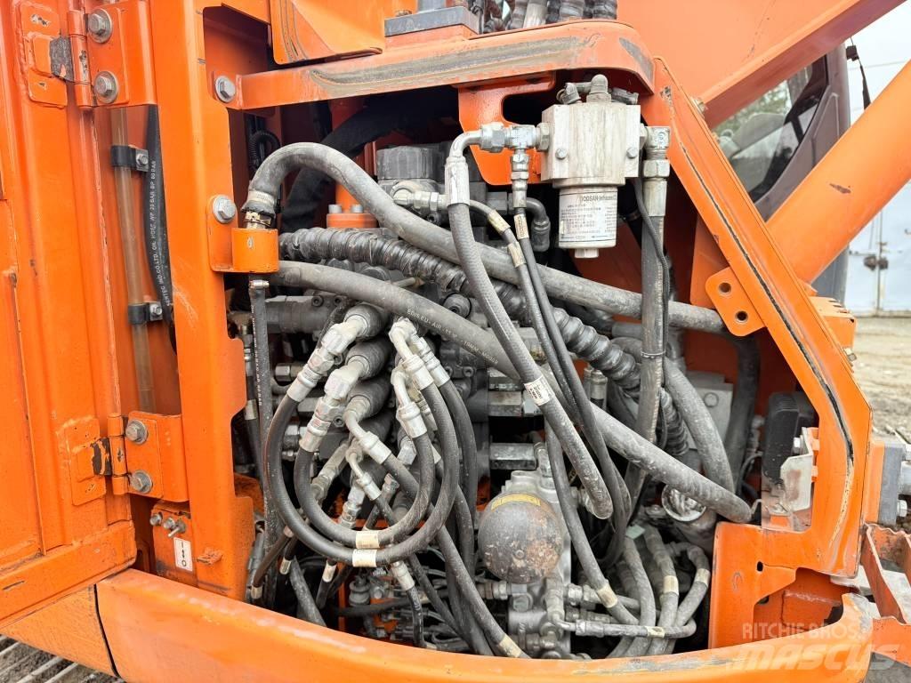 Doosan DX 140 LCR Верижен екскаватор