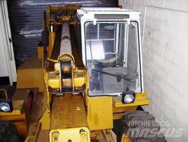 JCB 530B-4HL Камиони за херавни местности