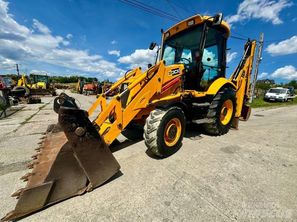 JCB 3CX Товарач със заден ексватор