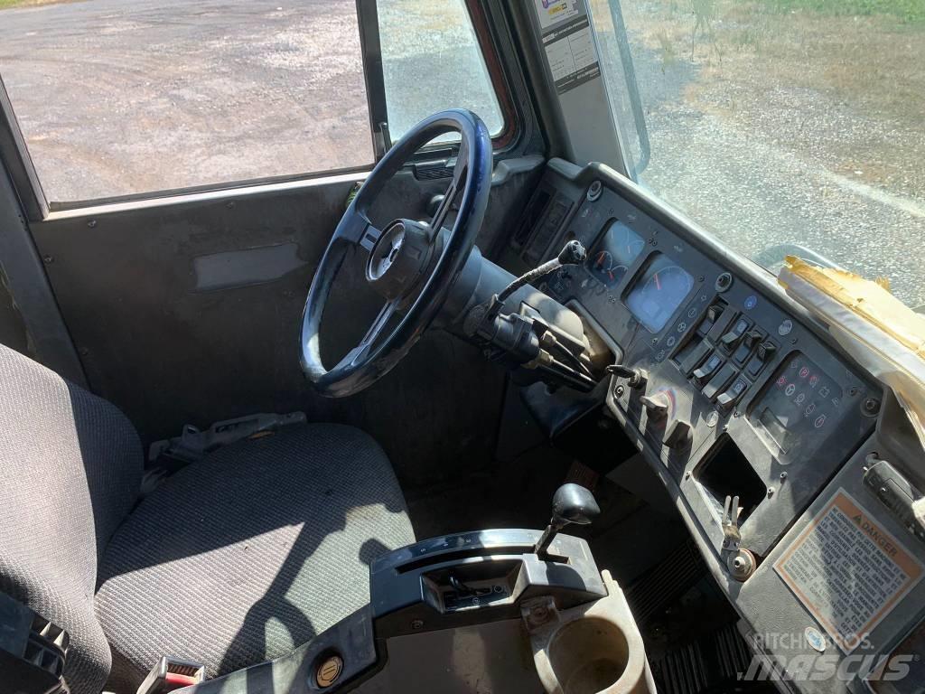 CAT 771 D Твърди самосвали
