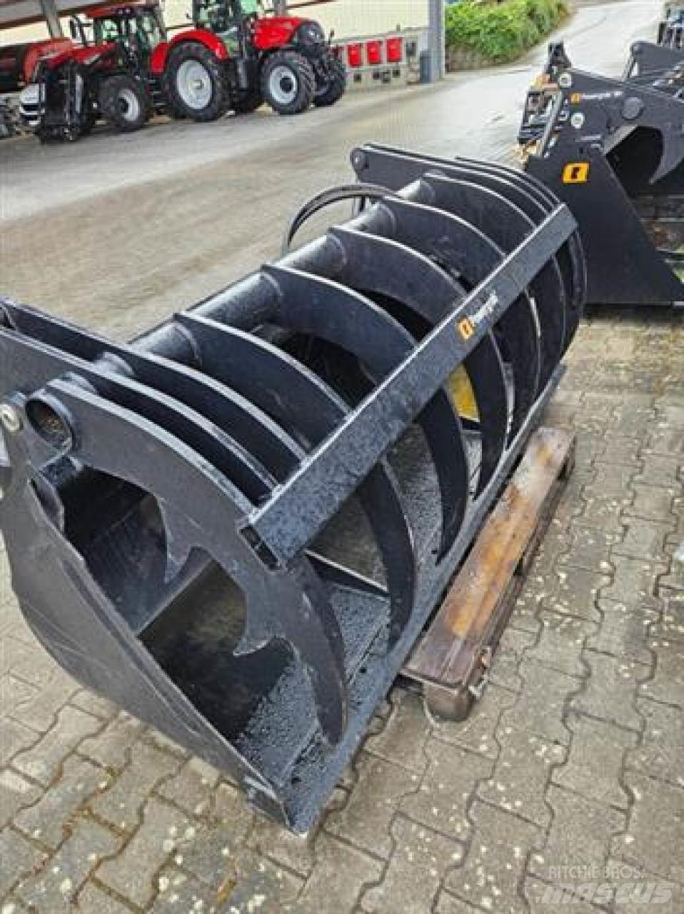 Ålö Powergrab 210 Трактори