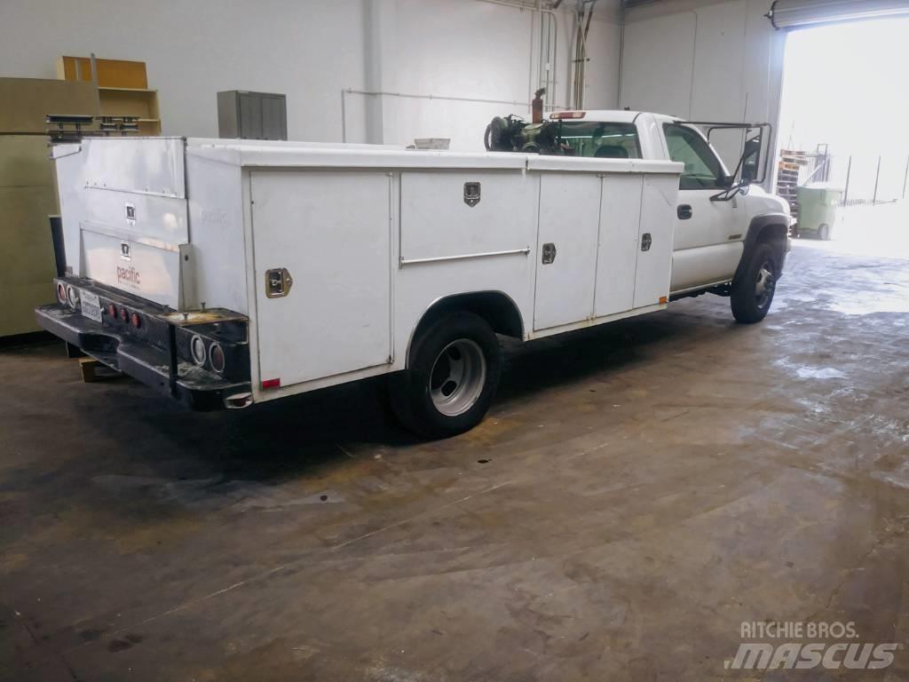 Chevrolet 3500 Пикапи
