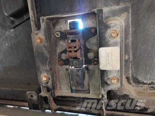 CAT TH 408 mask Кабина