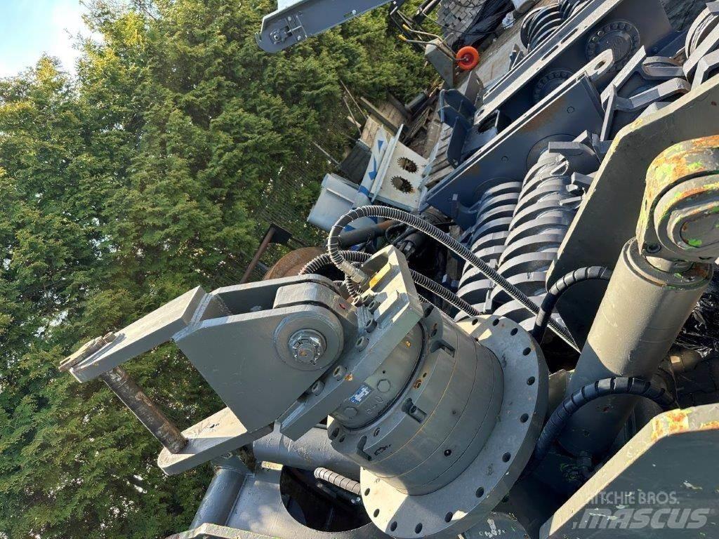 Sennebogen 735 M Оператори на отпадъци/индустрия
