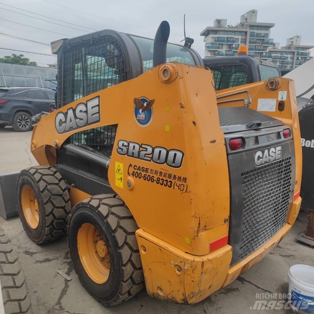 CASE SR 200 Мини товарачи
