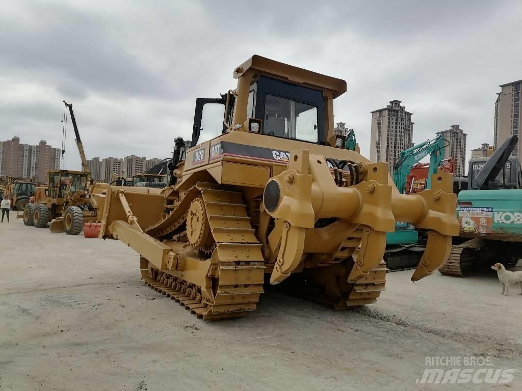 CAT D 8 R Верижни булдозери

