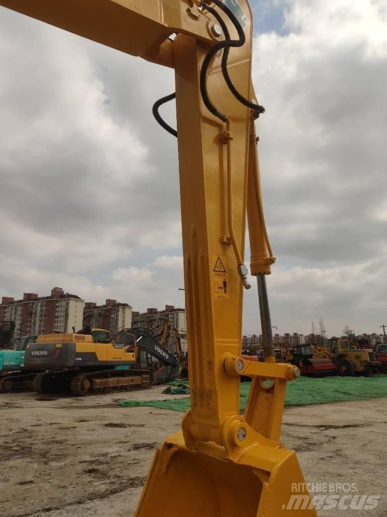Komatsu PC 200-8 Средни екскаватори 7т - 12т