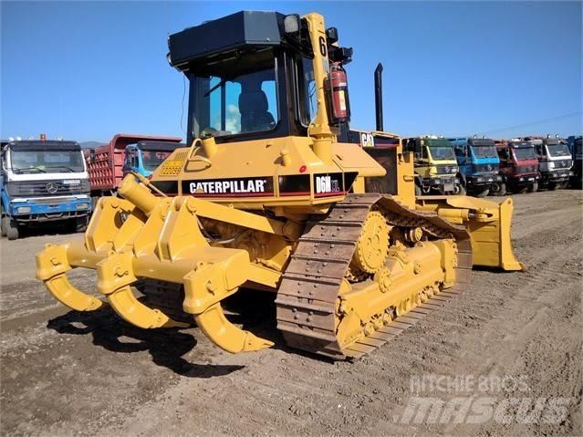 CAT D 6 M Верижни булдозери
