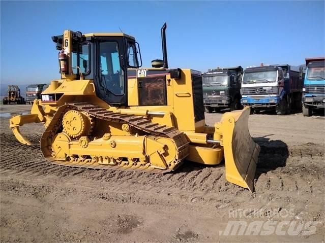 CAT D 6 M Верижни булдозери
