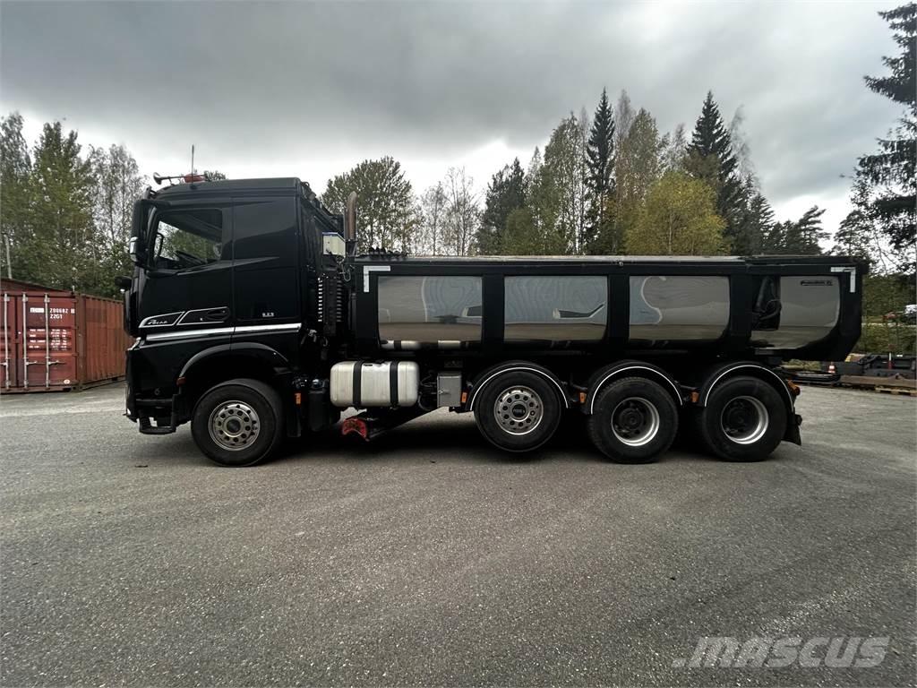 Sisu Polar 625 Общински/универсални превозни средства
