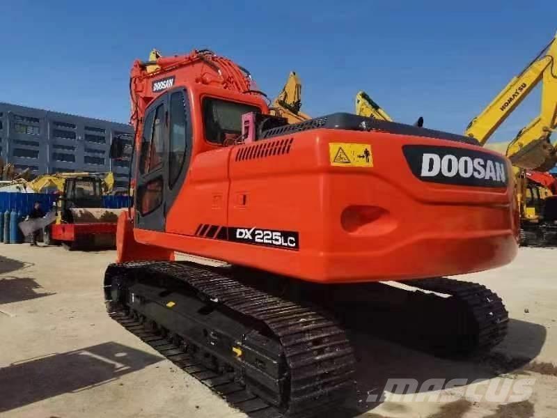 Doosan DX 225 Верижен екскаватор