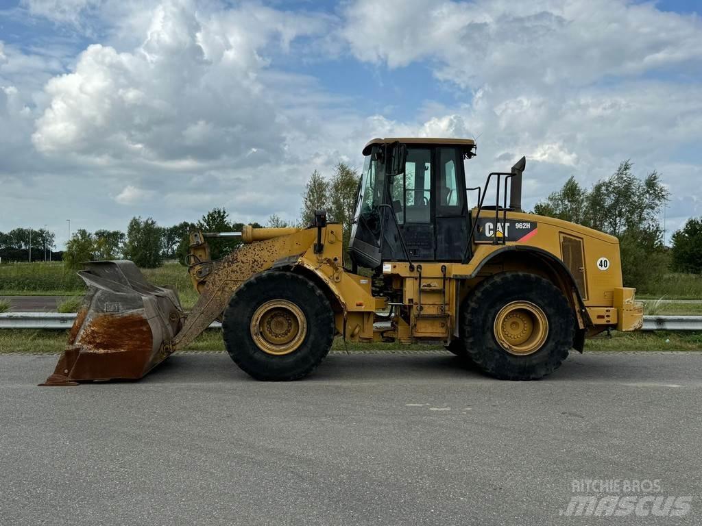 CAT 962H Колесни товарачи