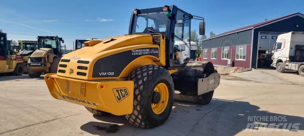 JCB VM 132 Уплътнители за почва
