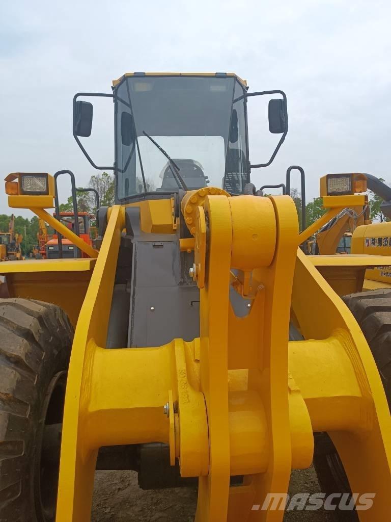 Komatsu WA 380 Колесни товарачи