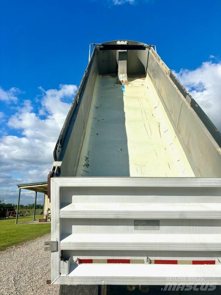 Travis 30ft End Dump Самосвали