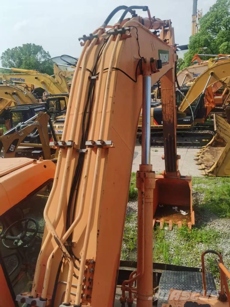 Doosan DH 210 W-7 Колесни екскаватори