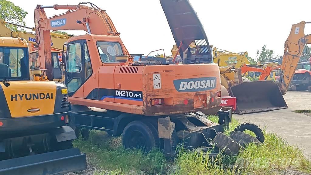 Doosan DH 210 W-7 Колесни екскаватори