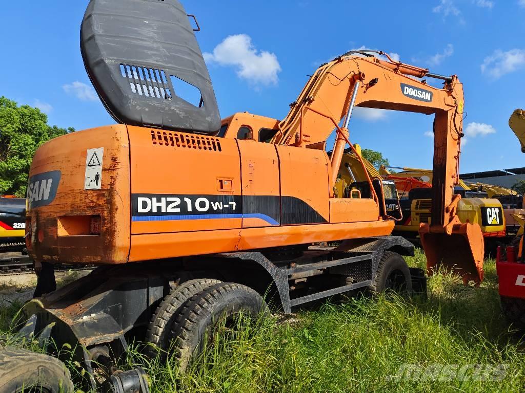 Doosan DH 210 W-7 Колесни екскаватори