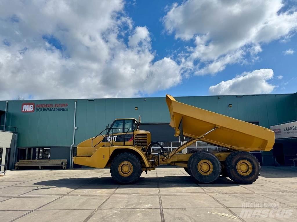 CAT 735 Странични самосвали