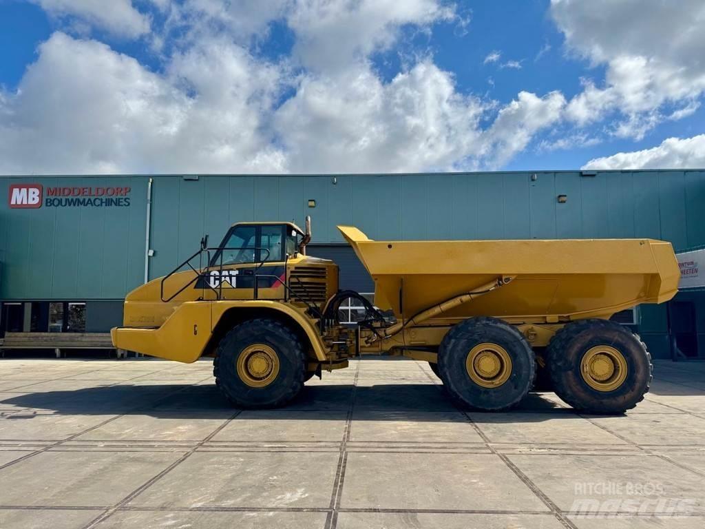 CAT 735 Странични самосвали