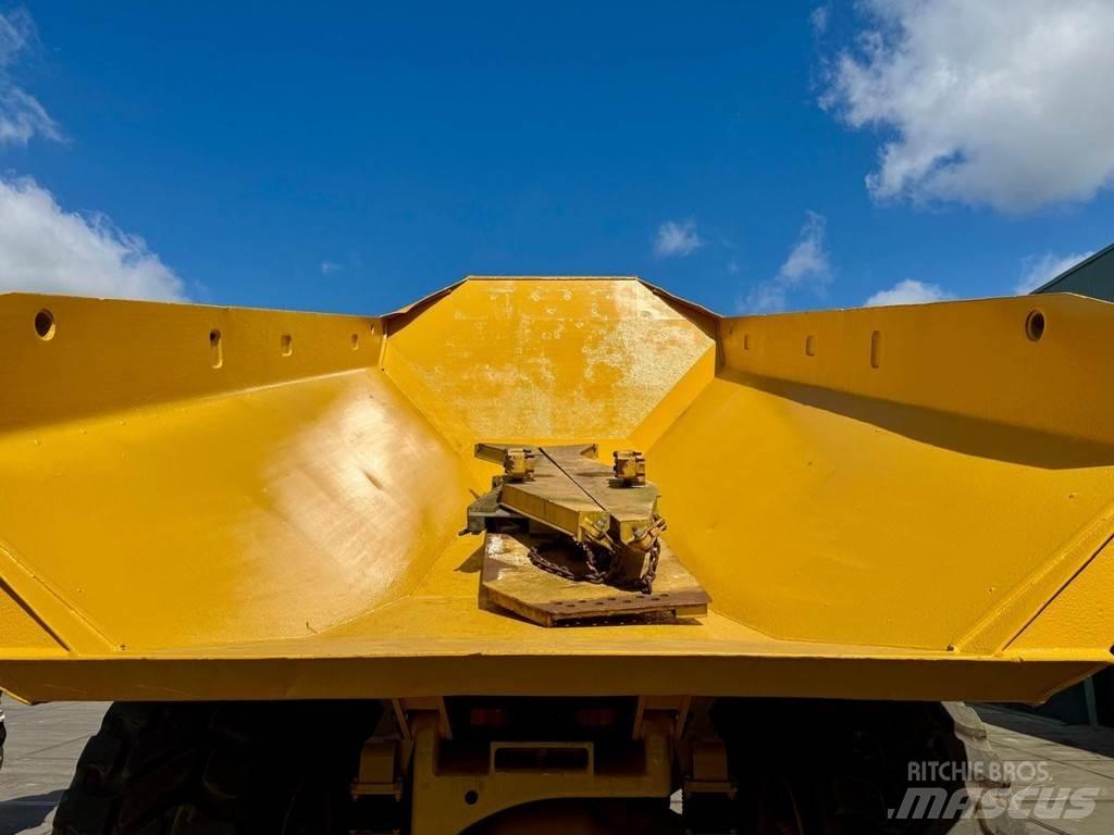 CAT 735 Странични самосвали