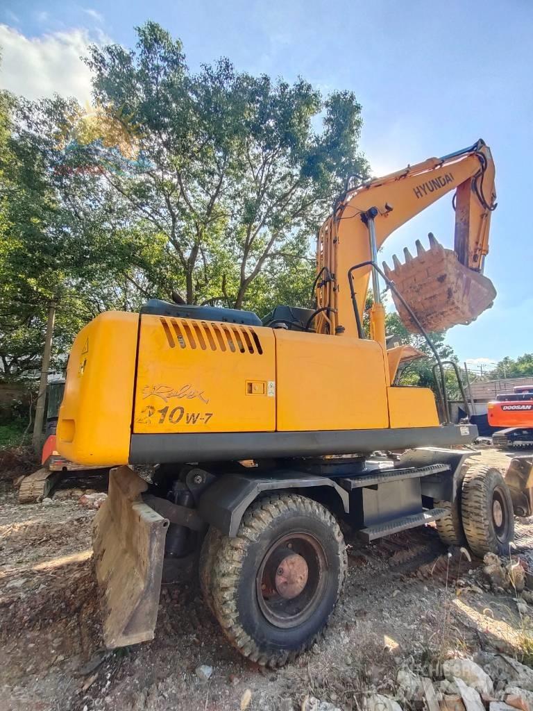 Hyundai R210W-7 Колесни екскаватори