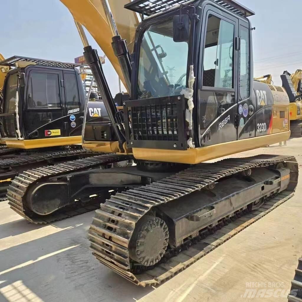 CAT 323 D Верижен екскаватор