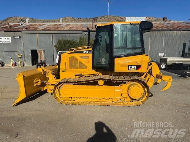 CAT D 5 Верижни булдозери
