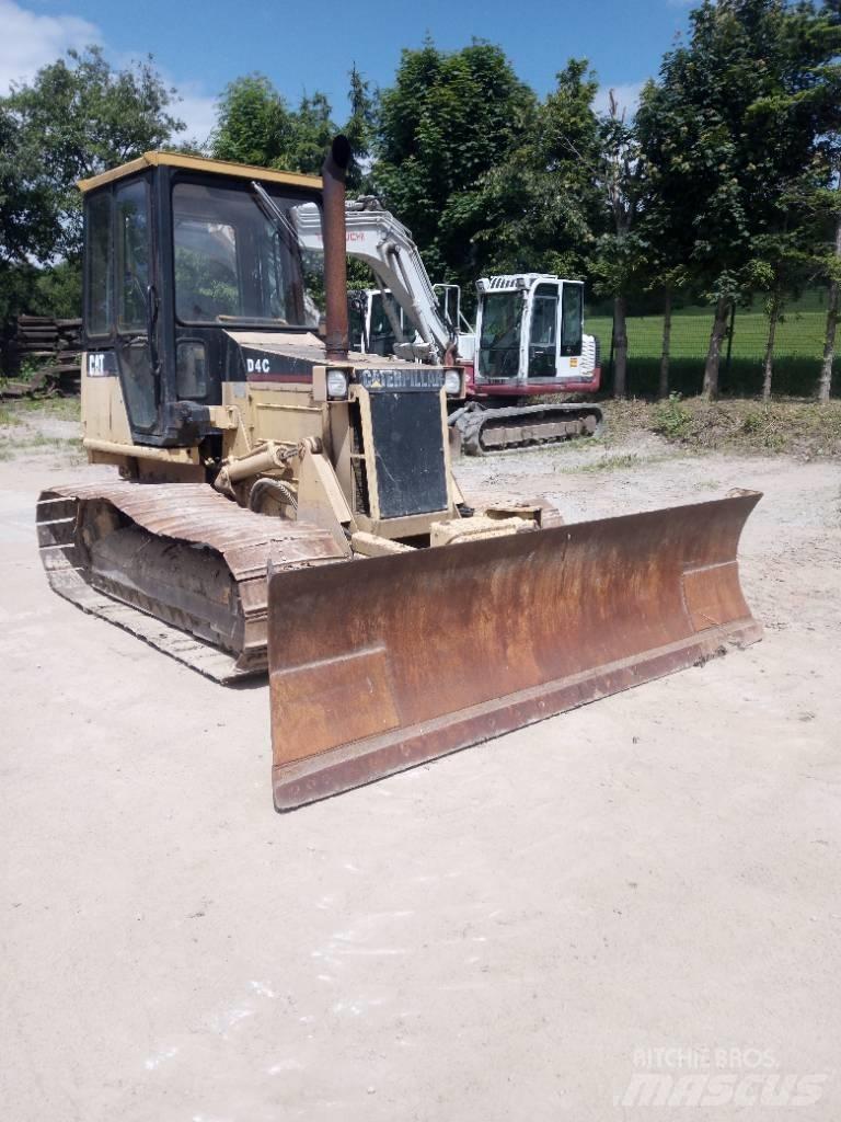 CAT D 4 C Верижни булдозери
