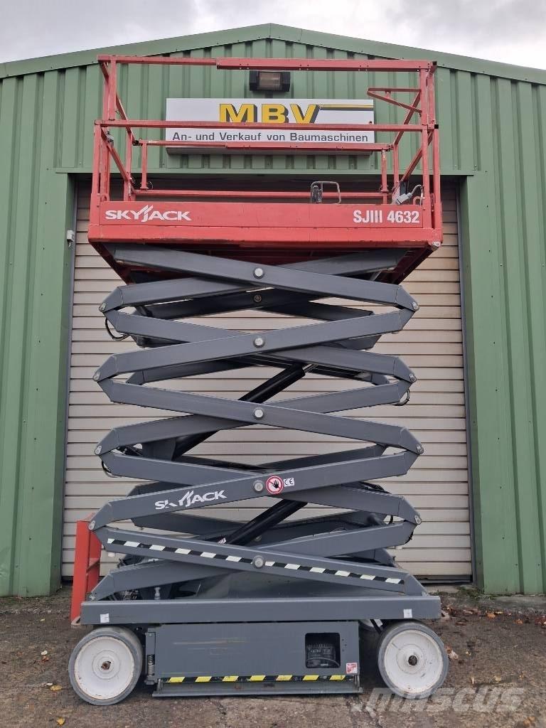 SkyJack SJ III 4632 Ножични работни платформи