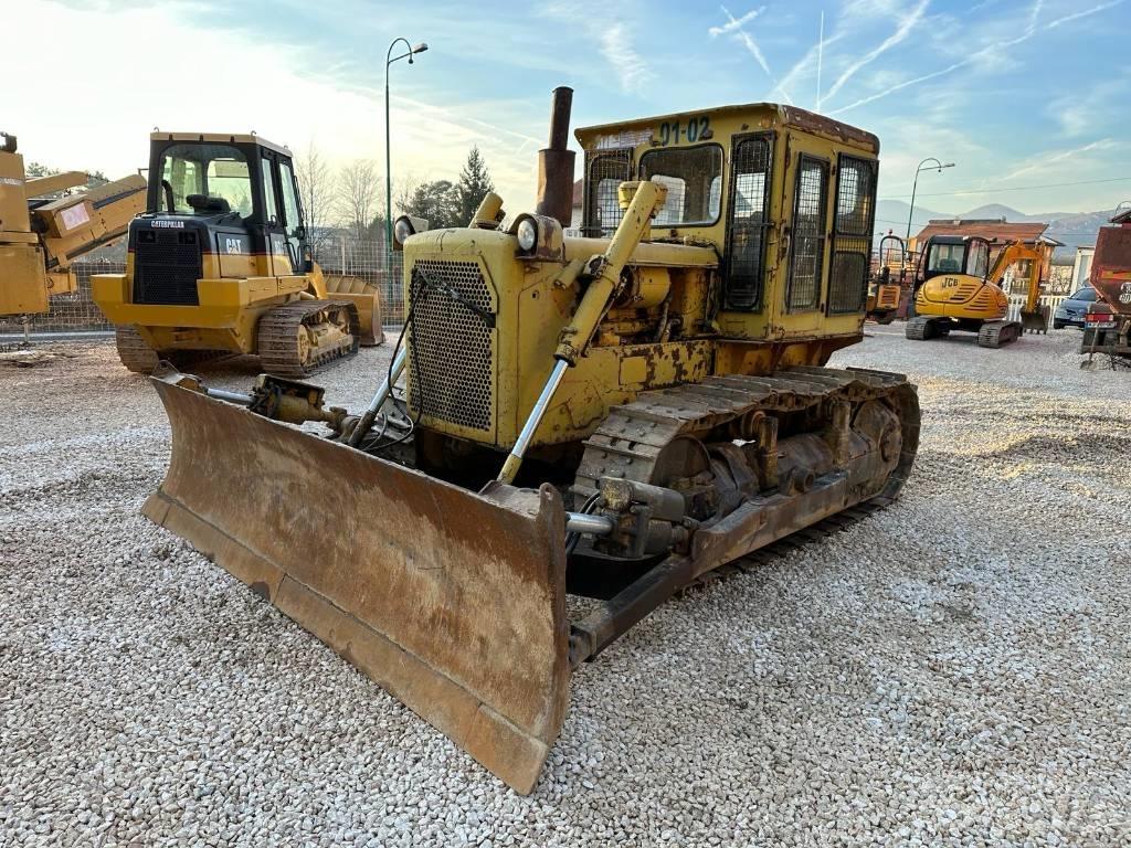 CAT D 6 C Верижни булдозери
