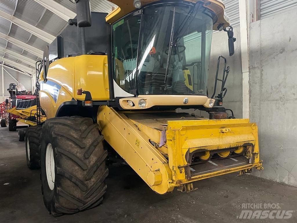 New Holland CX 820 Комбайни