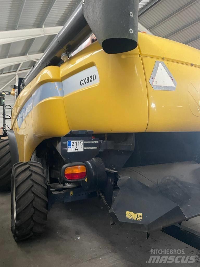 New Holland CX 820 Комбайни