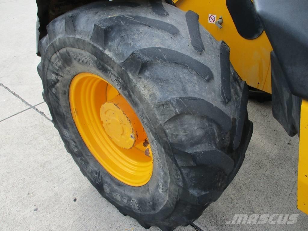 JCB 526 S (628) Телескопични товарачи