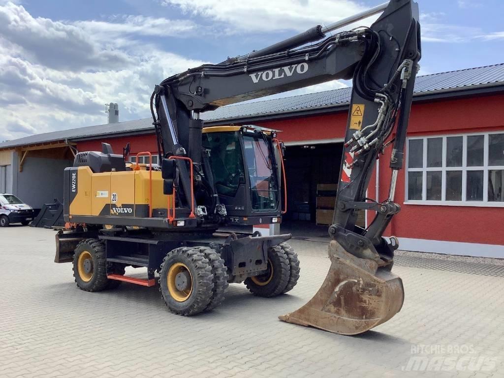 Volvo EW 220 E Колесни екскаватори