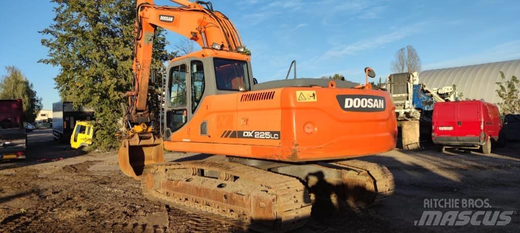 Doosan 225 LC Верижен екскаватор