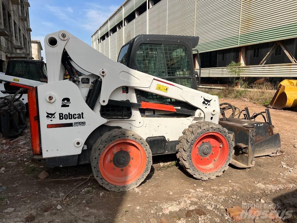 Bobcat S750 Мини товарачи
