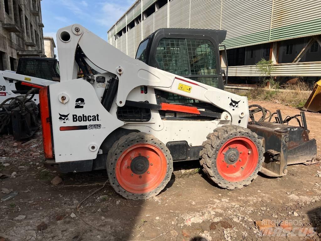 Bobcat S750 Мини товарачи
