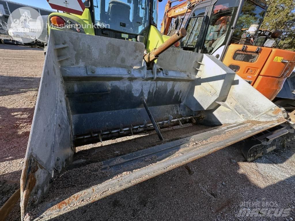 CLAAS Arion 410 Трактори