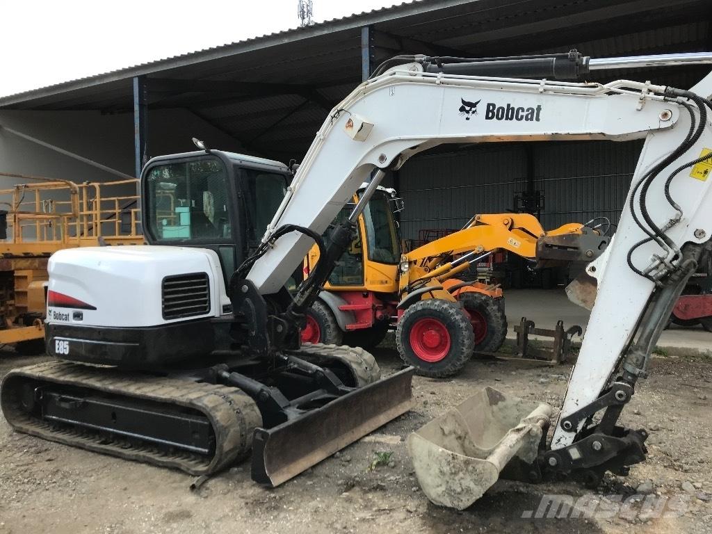 Bobcat E 80 EA Средни екскаватори 7т - 12т