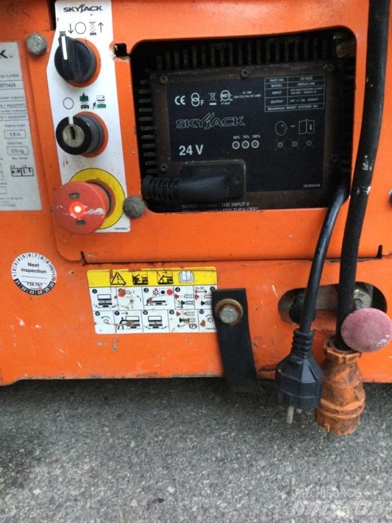 SkyJack SJ III 3219 Ножични работни платформи