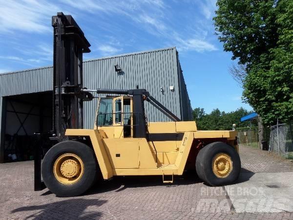CAT V 800 Дизелови камиони