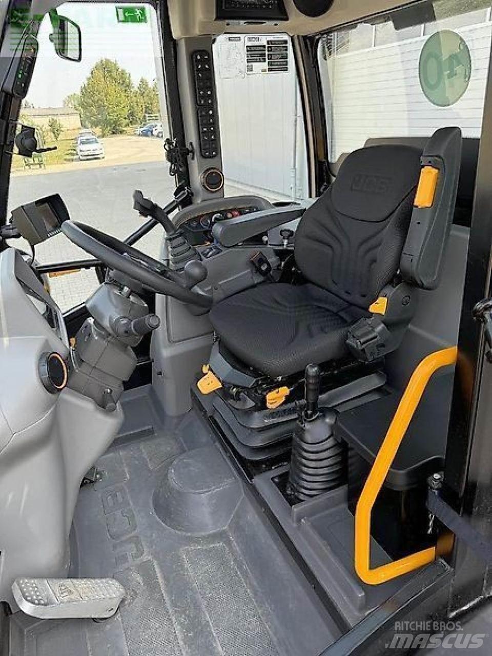 JCB tm 320 agri Колесни товарачи