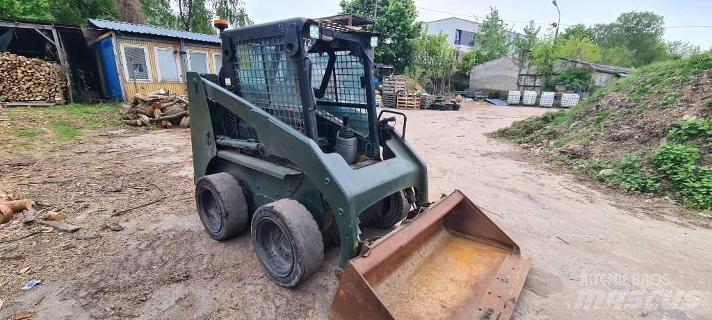 CAT 226 Мини товарачи
