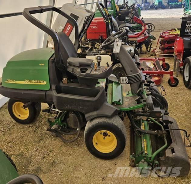 John Deere 2500 A Косачки за Greens