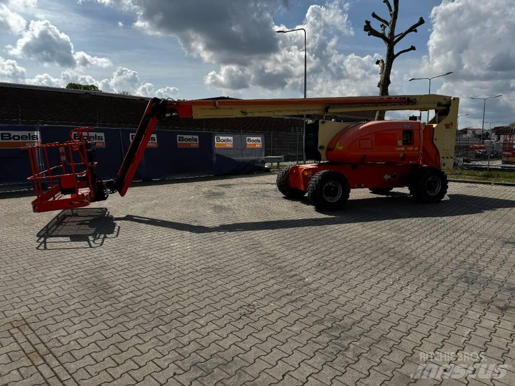 JLG 800AJ Съчленени стрелови подемници