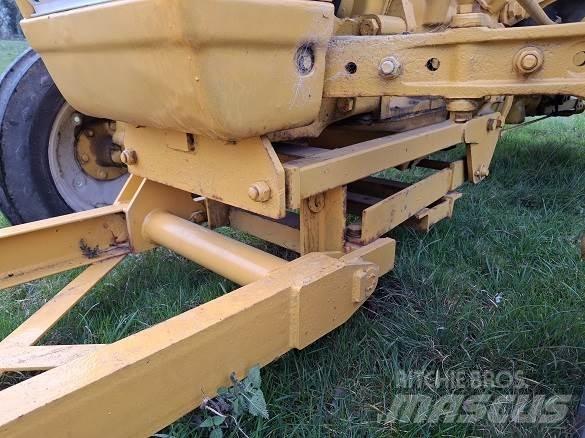 Ford 2000 TRACTOR Строителство - Други