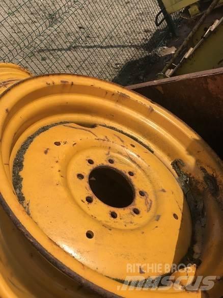  MASSEY REAR WHEEL Гуми