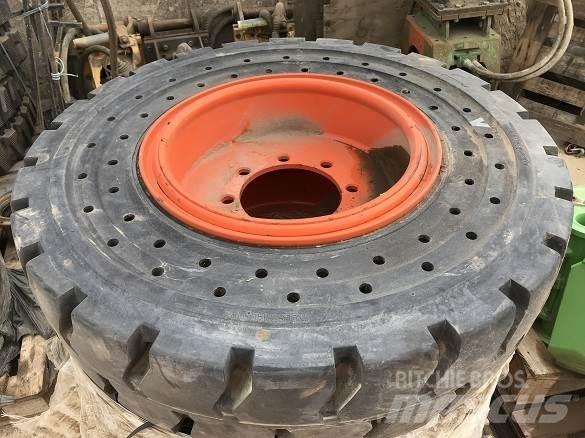  SOLID WHEELS Гуми