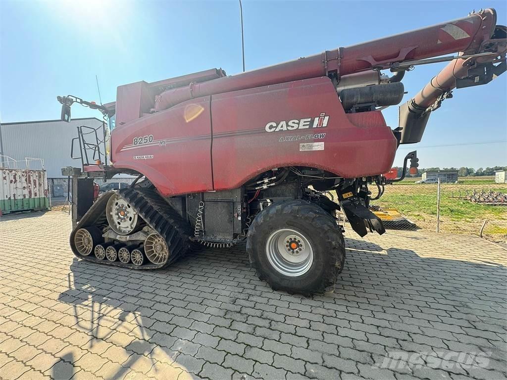 Case IH IH 8250 Комбайни